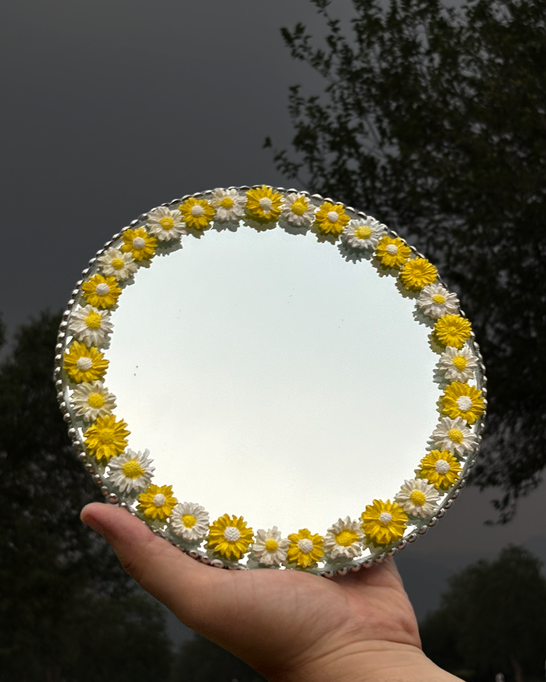 Daisy Day - Mini Floral Mirror (8x8 inches)