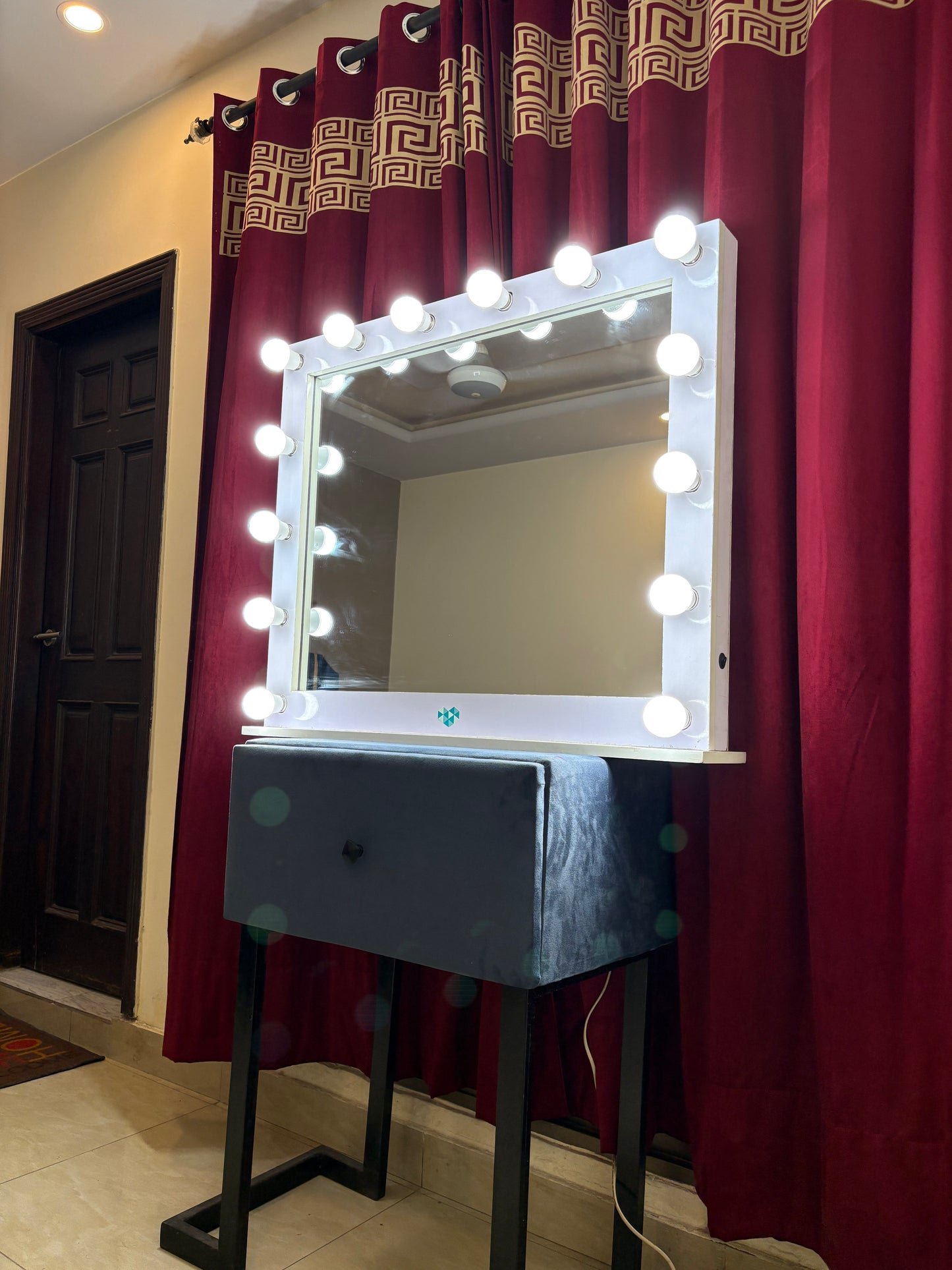 Glamour Desk Vanity Mirror White (36x24inch)